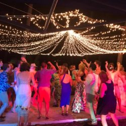 wedding-dancefloor-happy-fun-dancing