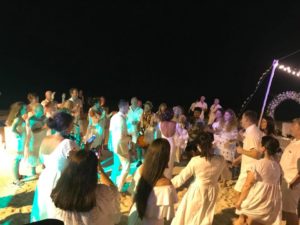 29683282 1468757576587439 8957601130529140350 n 300x225 - Amari Beach Wedding Dancefloor