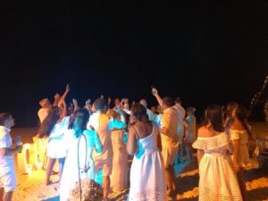 29683606 1468757083254155 6552328418985023745 n 300x225 - Amari Beach Wedding Dancefloor