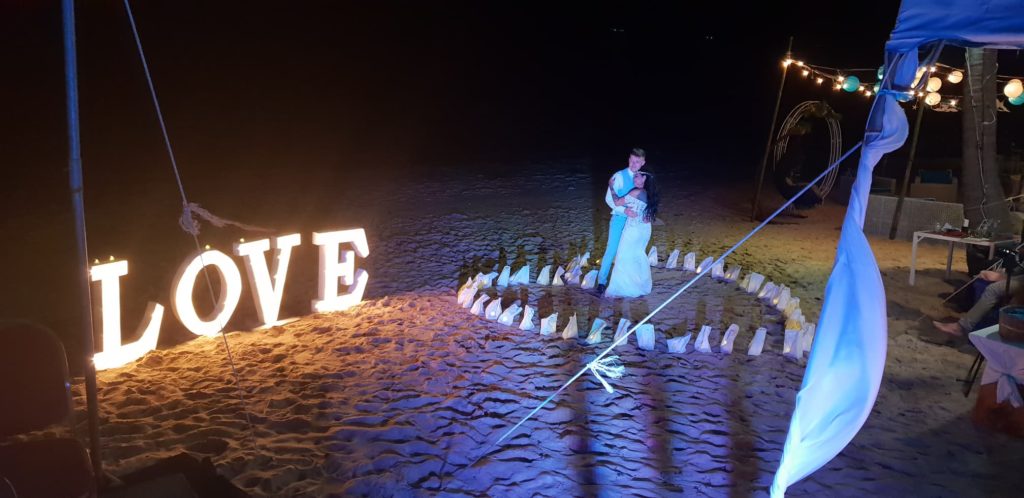Sunset Wedding Bliss 50000432 2273102462979149 8881624482704261120 n 1024x498 - Sunset Wedding Bliss