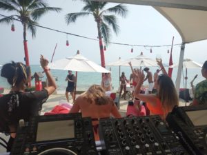 BeachRepublic 3 300x225 - BeachRepublic-3